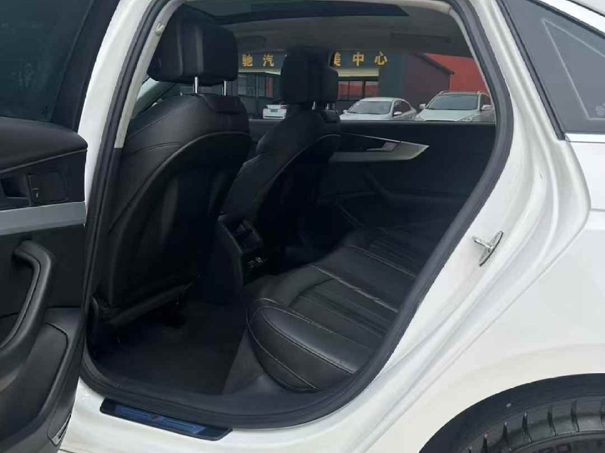 奧迪 奧迪A4L  2022款 35 TFSI 時(shí)尚動(dòng)感型圖片