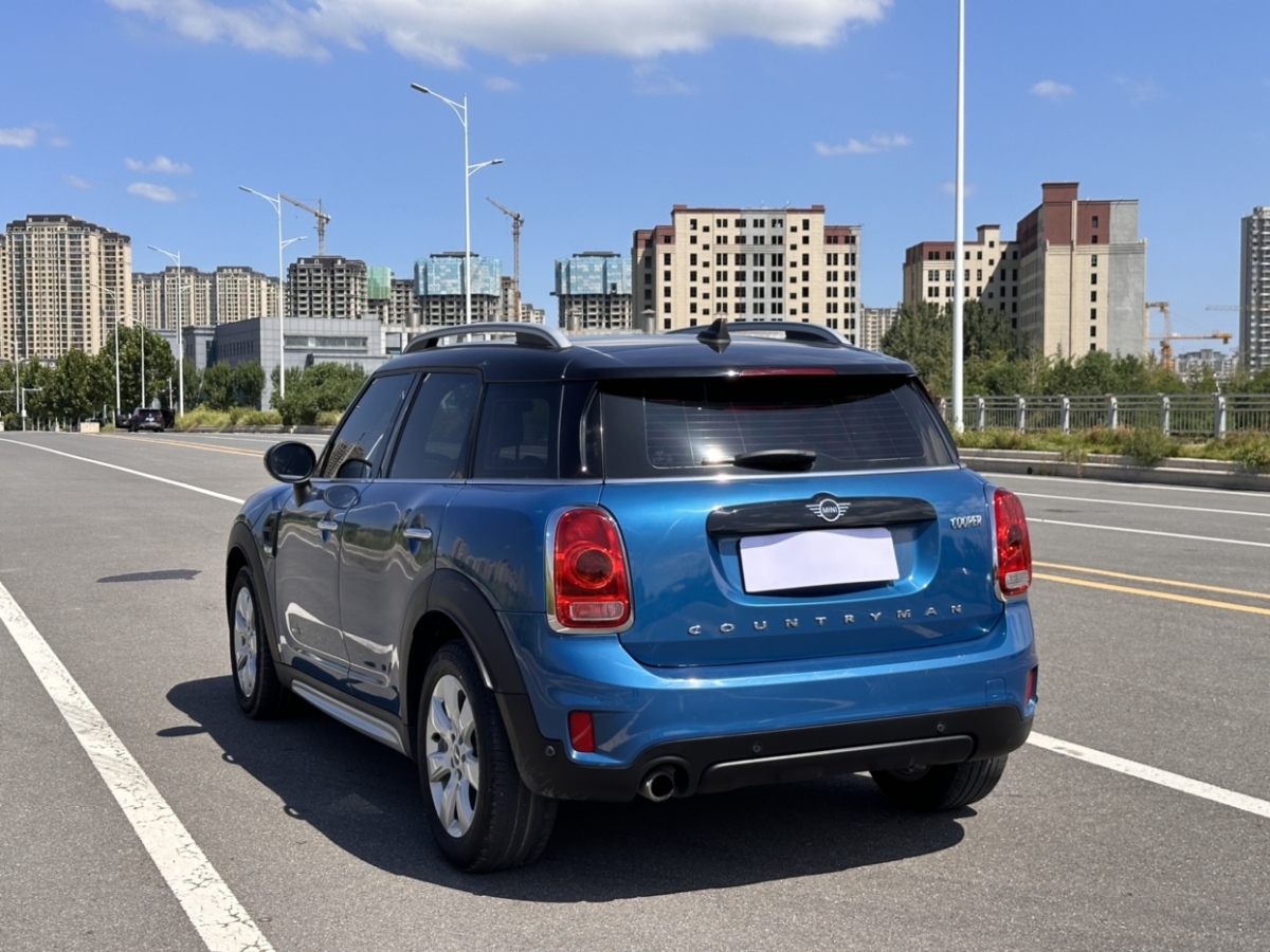 MINI COUNTRYMAN  2019款 1.5T COOPER ALL4 經(jīng)典派周末旅行版圖片