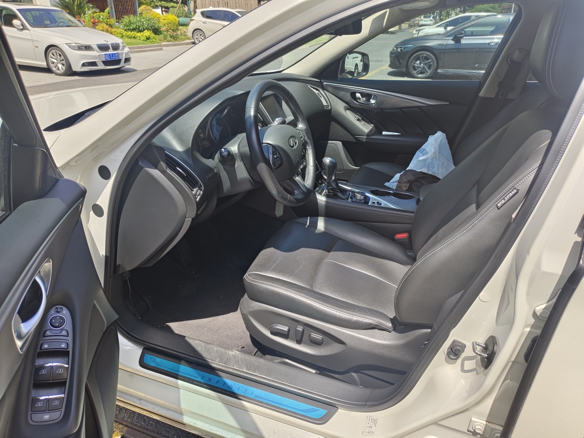 英菲尼迪 Q50L  2016款 2.0T 悅享版圖片