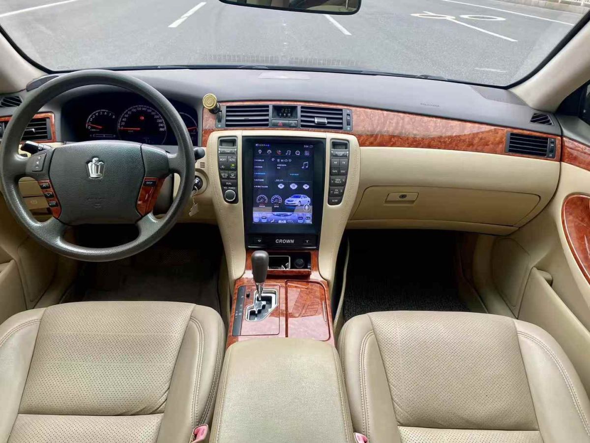豐田 皇冠  2009款 2.5L Royal特別導(dǎo)航版圖片