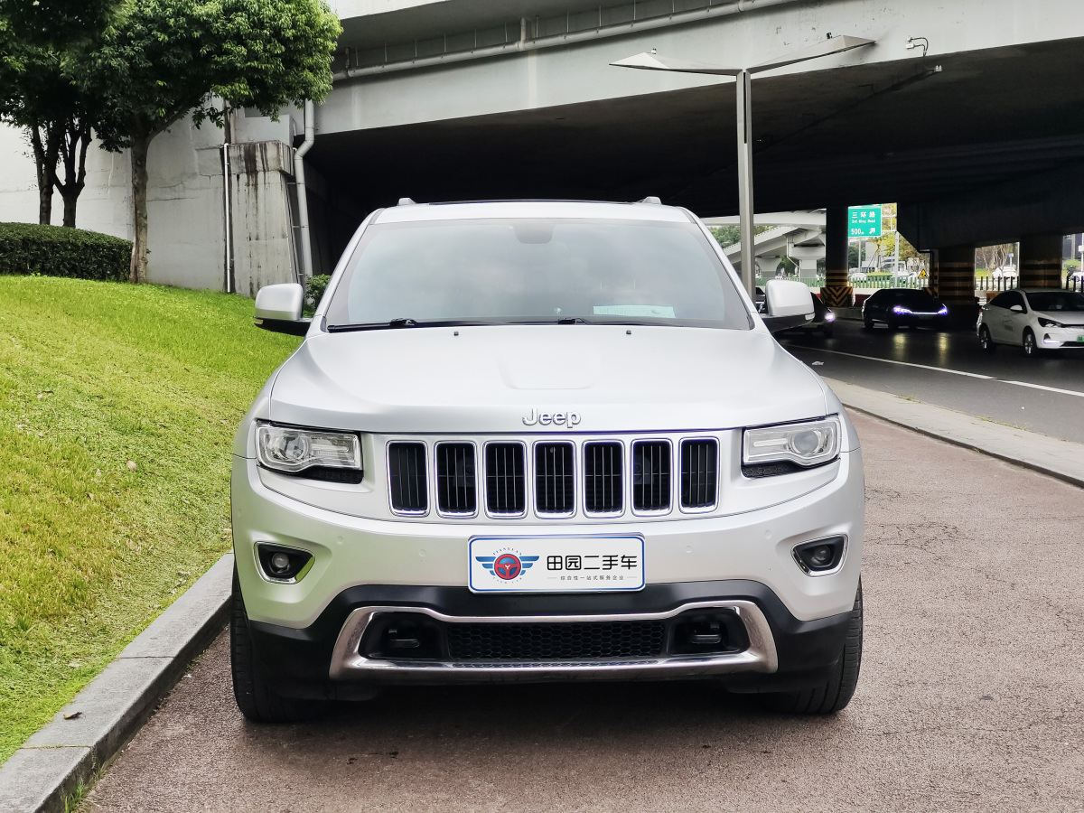 Jeep 大切諾基  2015款 3.0TD 柴油 舒享導(dǎo)航版圖片