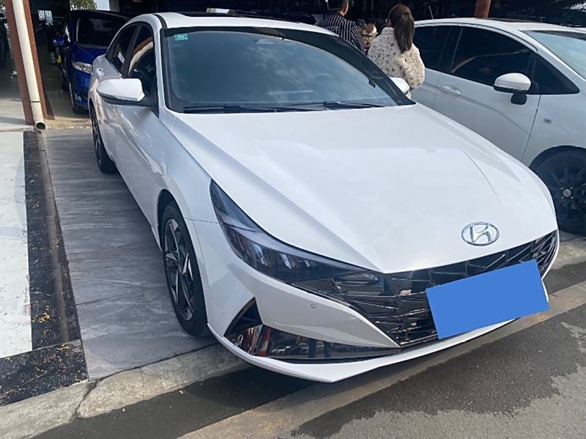 現(xiàn)代 伊蘭特  2022款 240TGDi DCT LUX尊貴版圖片