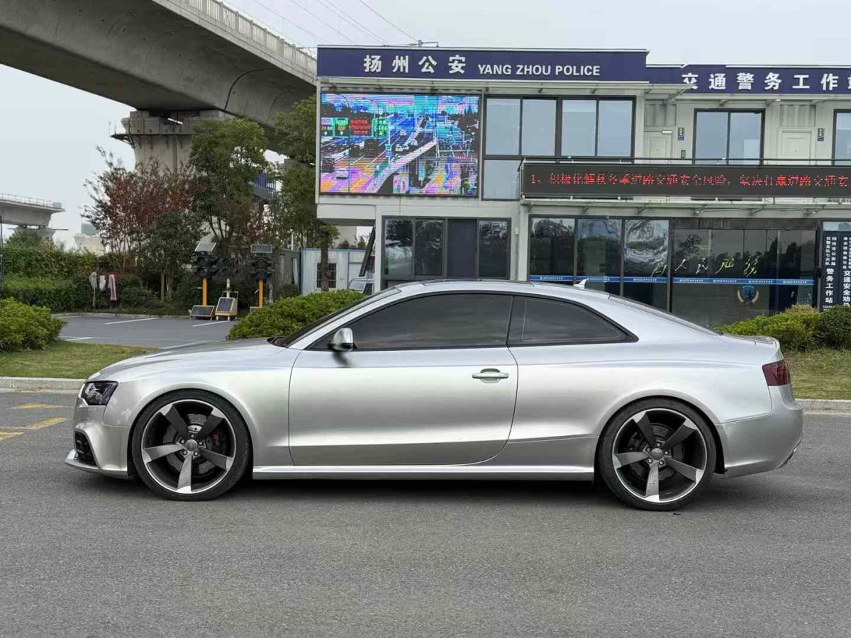 奧迪 奧迪R8  2013款 5.2 FSI quattro 中國(guó)專享型圖片