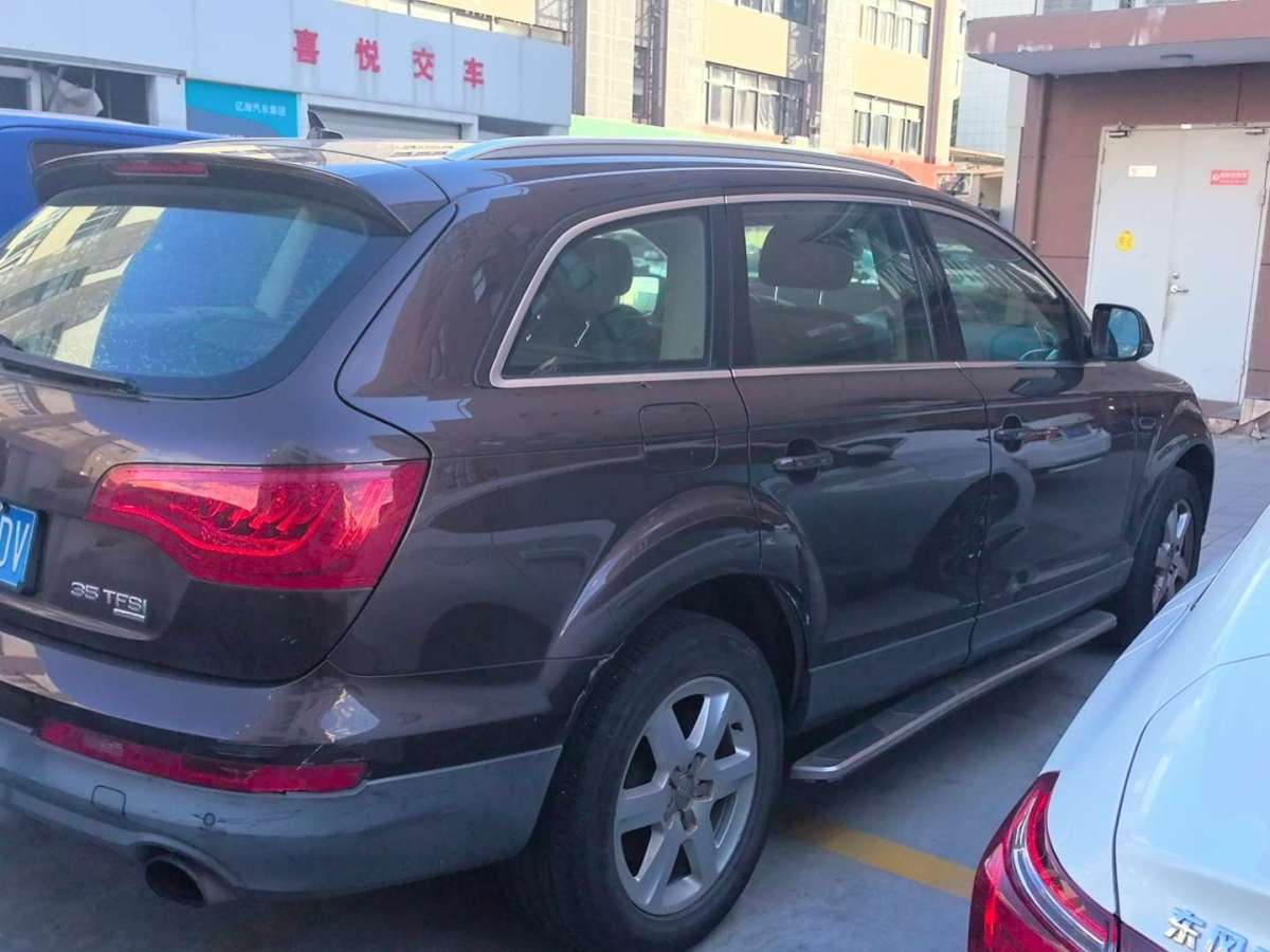 奧迪 奧迪Q7  2015款 35 TFSI 運(yùn)動(dòng)型圖片