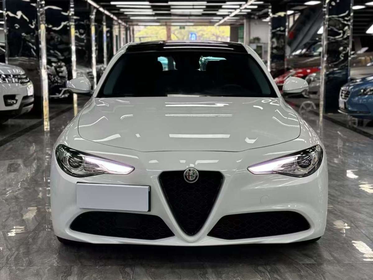 阿爾法·羅密歐 Giulia  2017款 2.0T 200HP 豪華版圖片