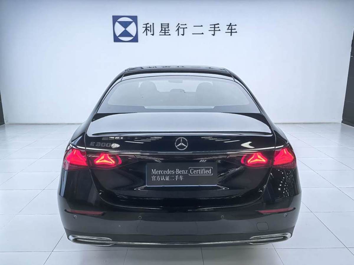 奔馳 奔馳E級  2024款 改款 E 300 L 時尚型圖片