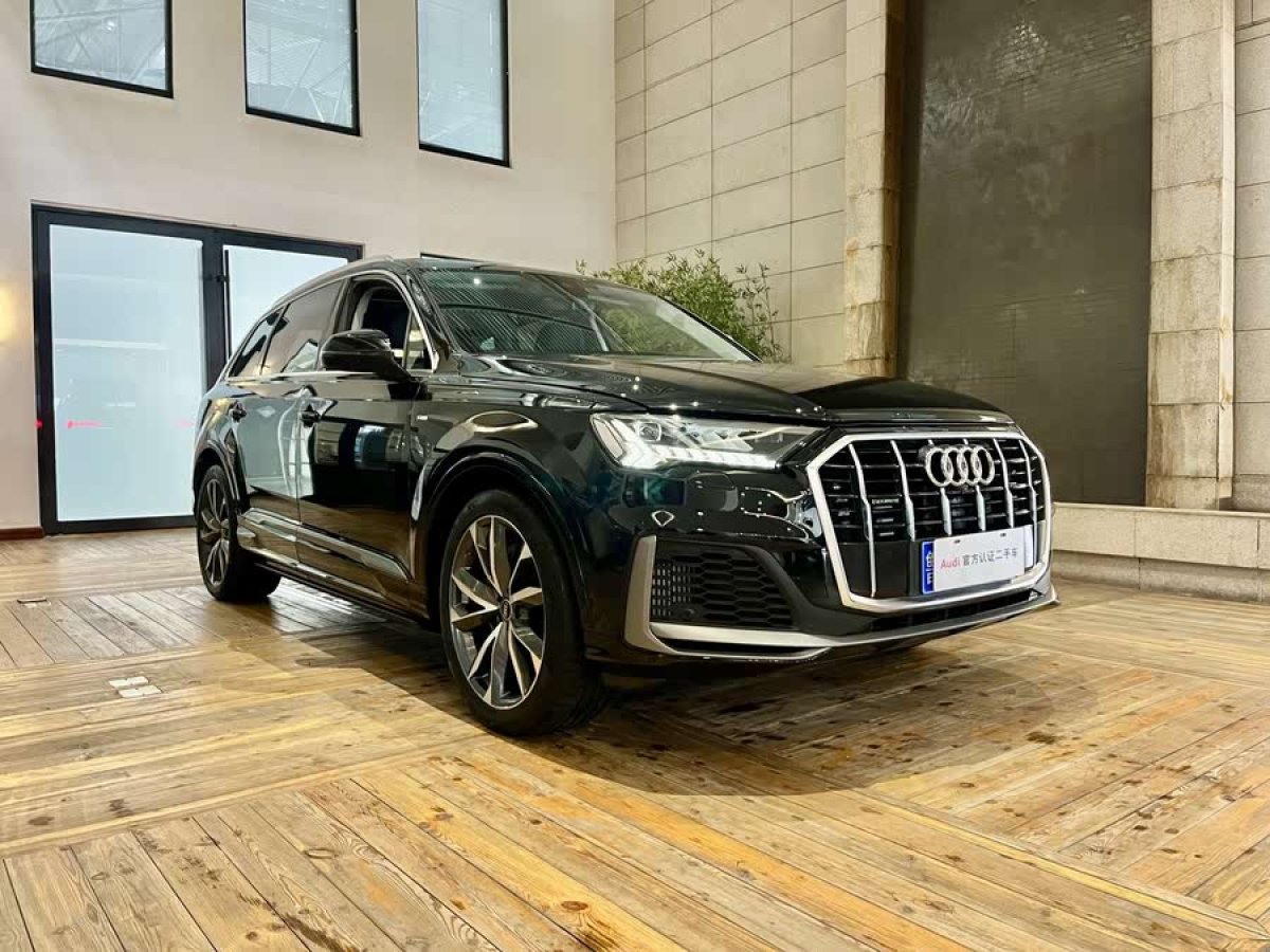 奧迪 奧迪Q7  2023款 55 TFSI quattro S line運(yùn)動(dòng)型圖片
