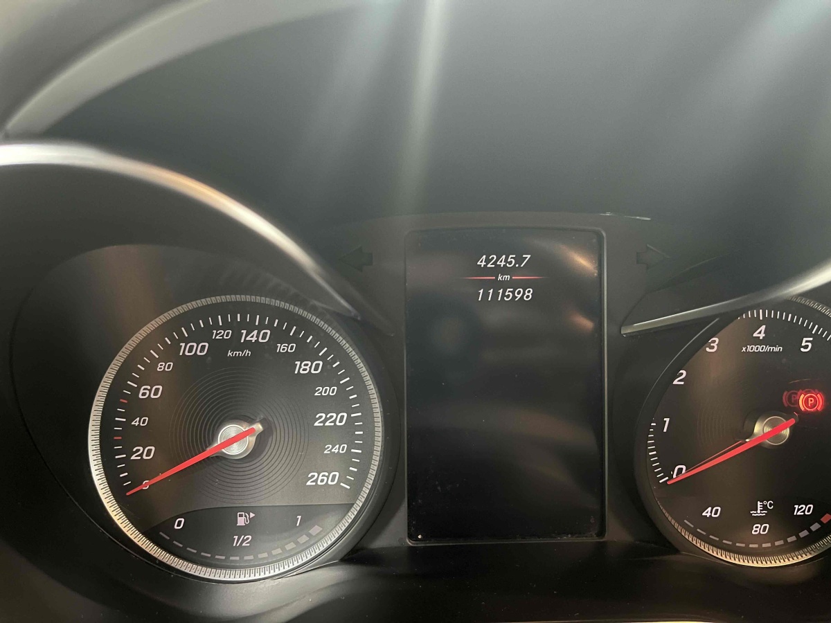 2019年9月奔驰 奔驰GLC  2019款 改款 GLC 260 L 4MATIC 豪华型