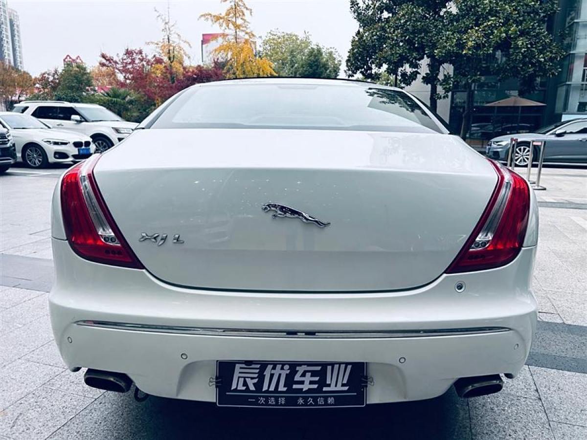 捷豹 XJ  2012款 XJL 3.0 全景商務(wù)版圖片