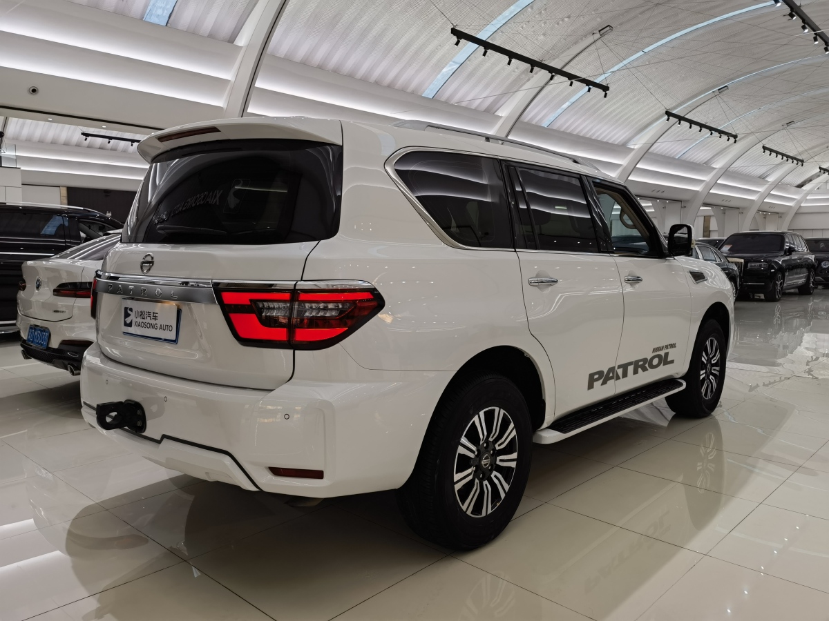 日產(chǎn) 途樂  2018款 4.0L 鉑金型圖片