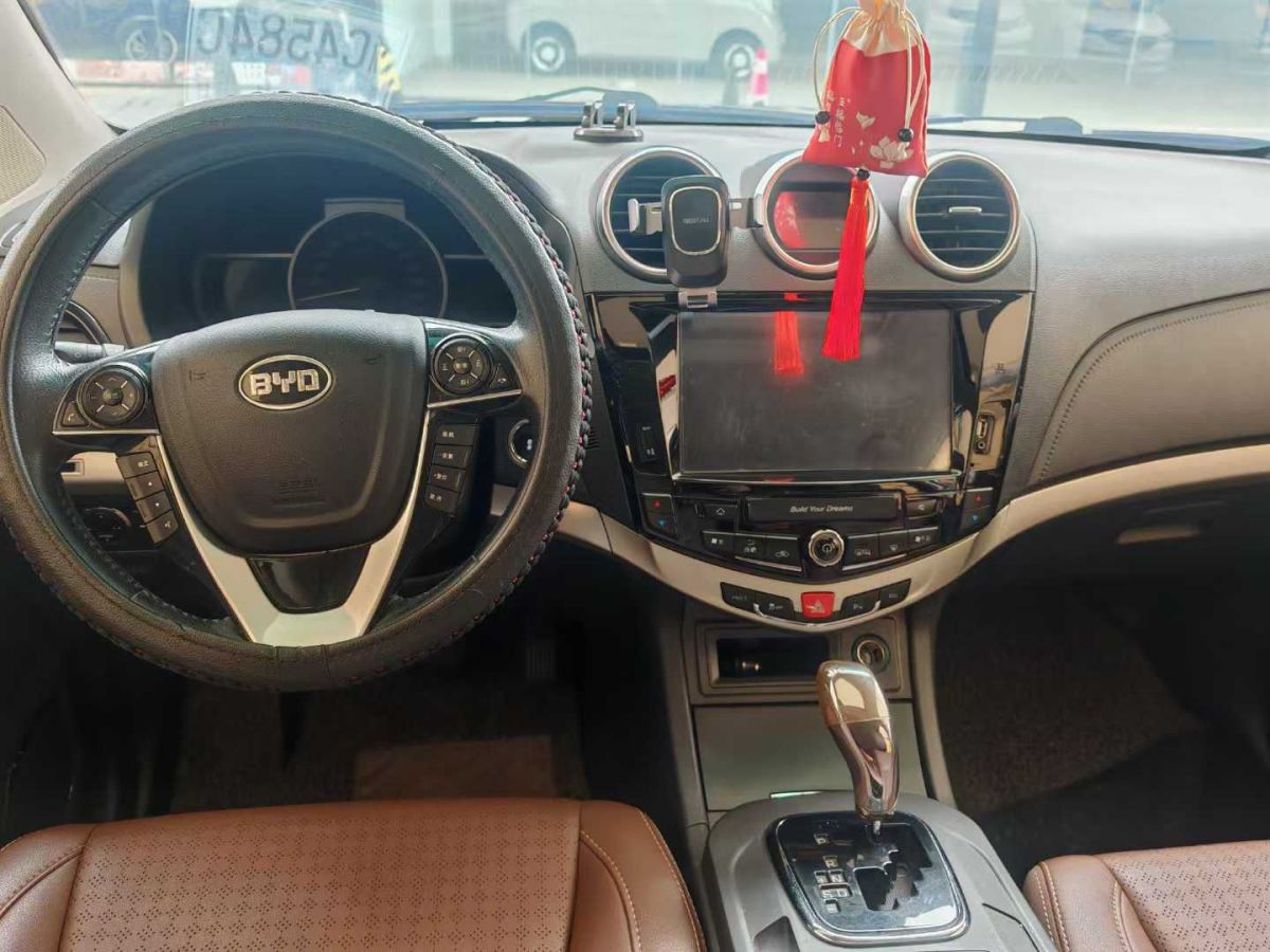 比亞迪 S7  2015款 2.0TID 升級版尊貴型圖片