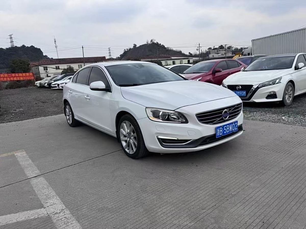 2014年9月沃爾沃 S60  2015款 L 2.0T 智遠(yuǎn)版