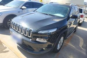 自由光 Jeep 2.0L 優(yōu)越版