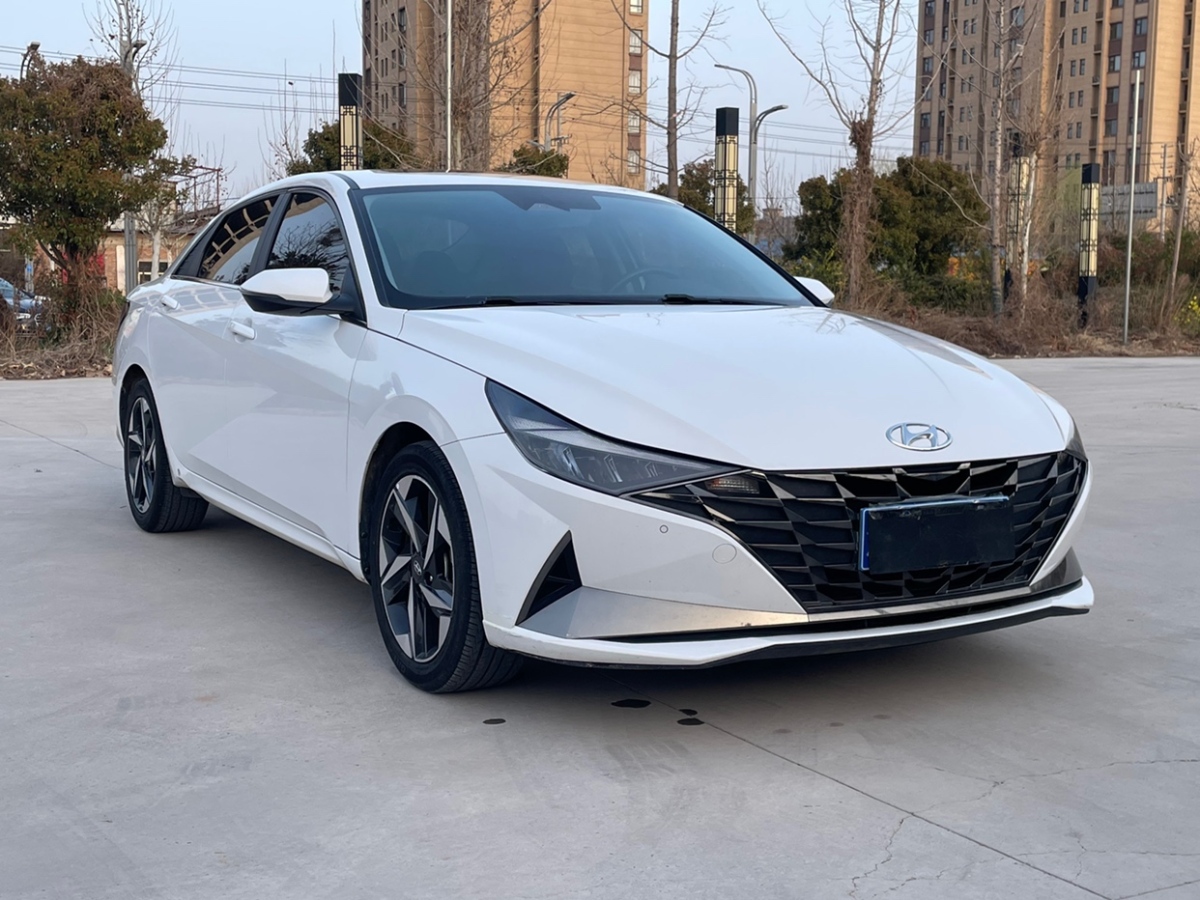 现代 伊兰特  2021款 1.5L LUX尊贵版图片