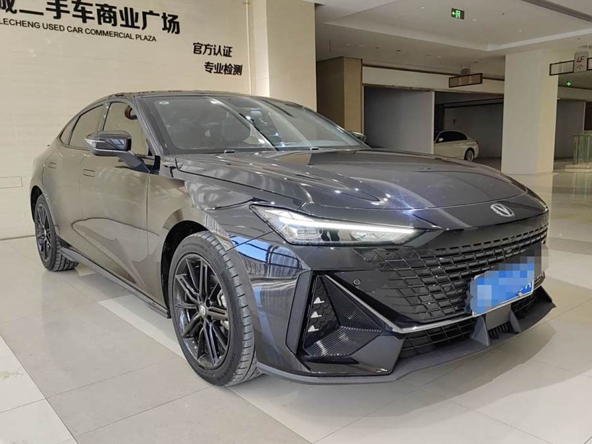 長(zhǎng)安 長(zhǎng)安UNI-V  2022款 1.5T 尊貴型圖片