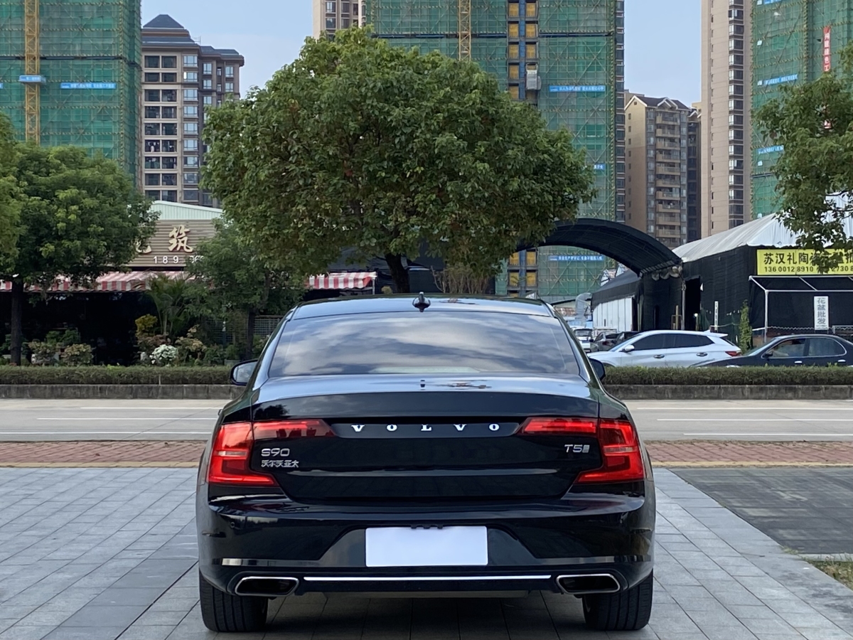 沃爾沃 S90  2018款 T5 智尊版圖片