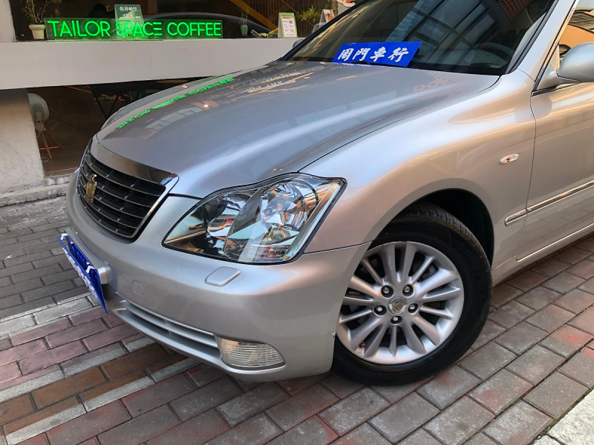 2008年11月豐田 皇冠  2009款 2.5L Royal特別導(dǎo)航版