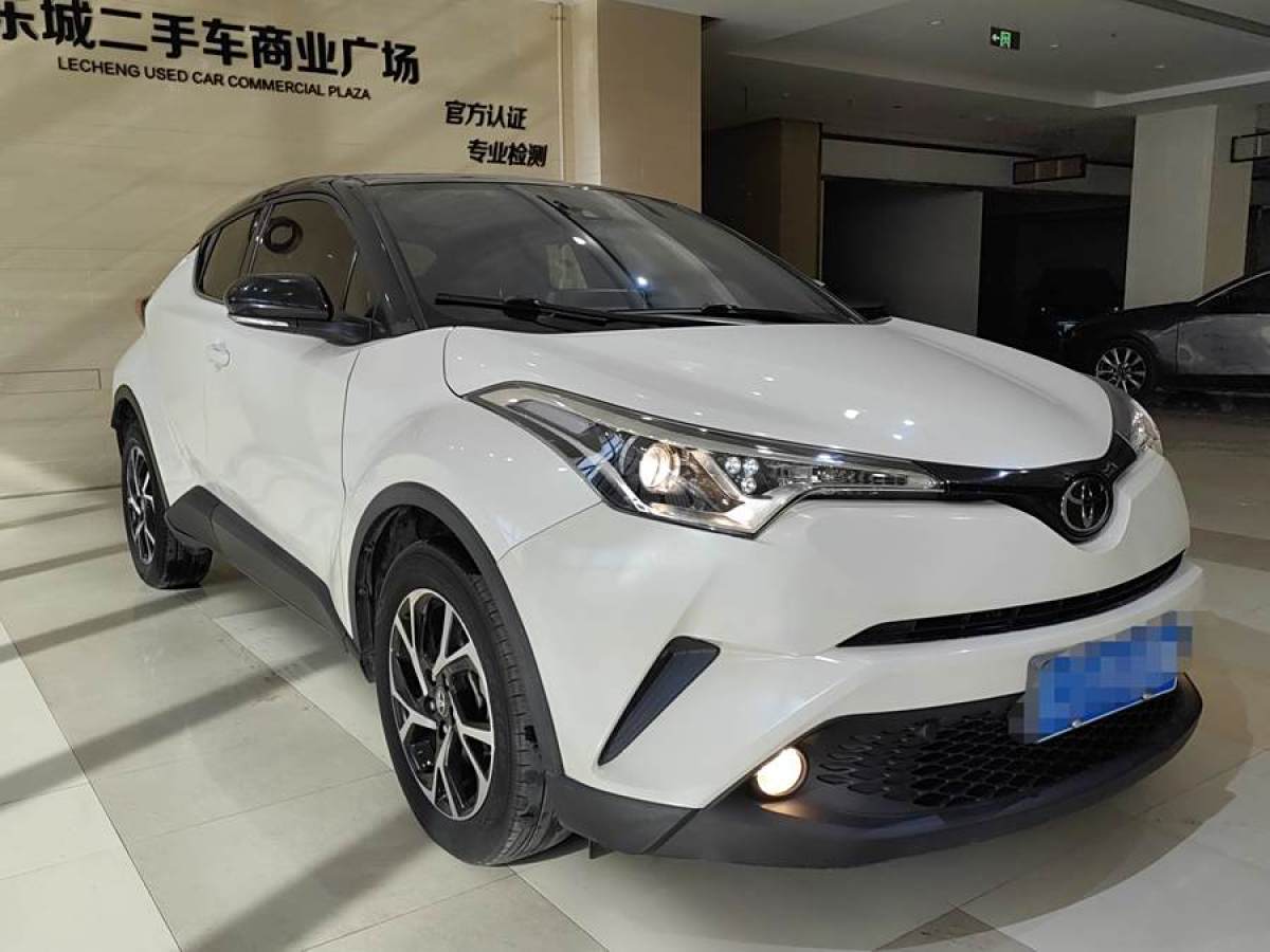 豐田 C-HR  2020款 2.0L 領(lǐng)先版圖片