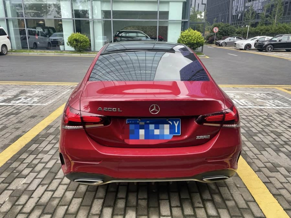 奔馳 奔馳A級  2022款 改款三 A 200 L 運動轎車時尚型圖片