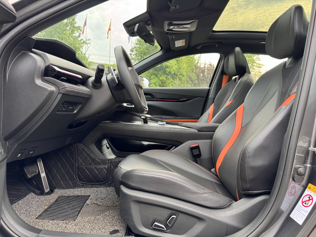 長(zhǎng)安 長(zhǎng)安UNI-V  2022款 1.5T 運(yùn)動(dòng)版圖片
