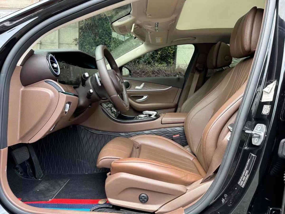 2017年9月奔驰 奔驰E级  2015款 改款 E 200 L