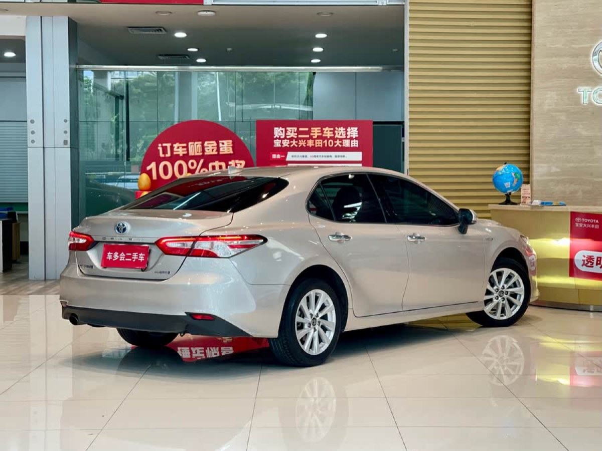 豐田 凱美瑞  2021款 雙擎 2.5HGVP 領(lǐng)先版圖片