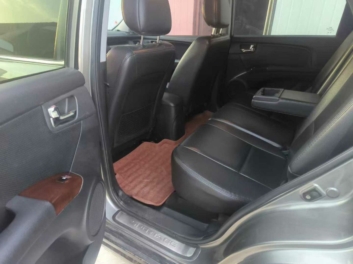 黃海 挑戰(zhàn)者SUV  2010款 2.0L 兩驅(qū)DD6490A圖片