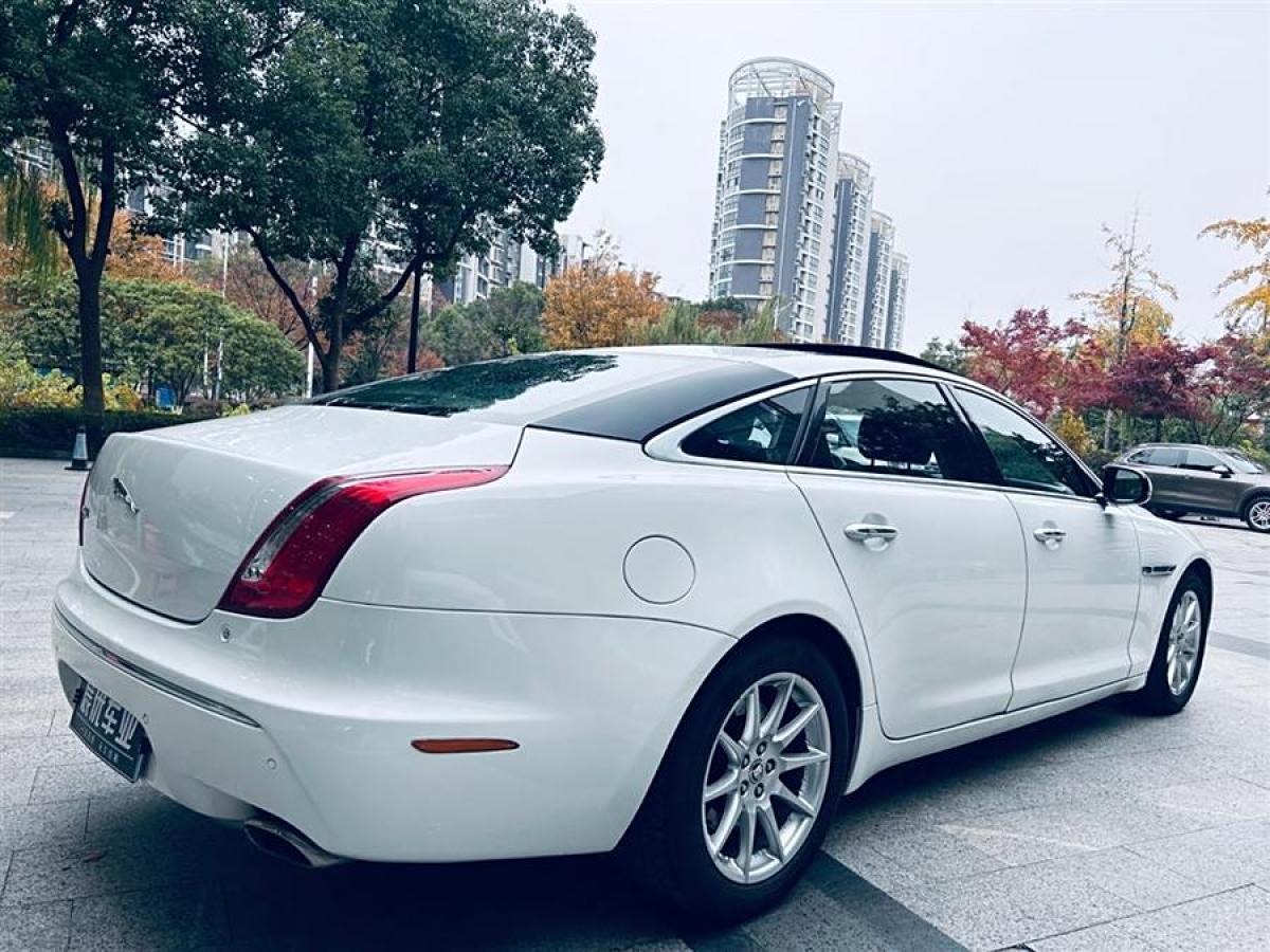 捷豹 XJ  2012款 XJL 3.0 全景商務(wù)版圖片