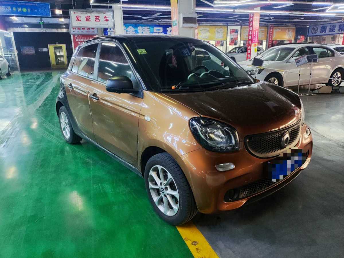 2018年1月smart forfour  2018款 1.0L 52千瓦靈動版