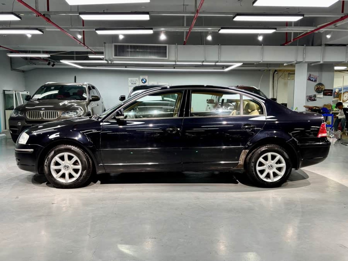 大眾 Passat領(lǐng)馭  2007款 2.0L 手動(dòng)標(biāo)準(zhǔn)型圖片