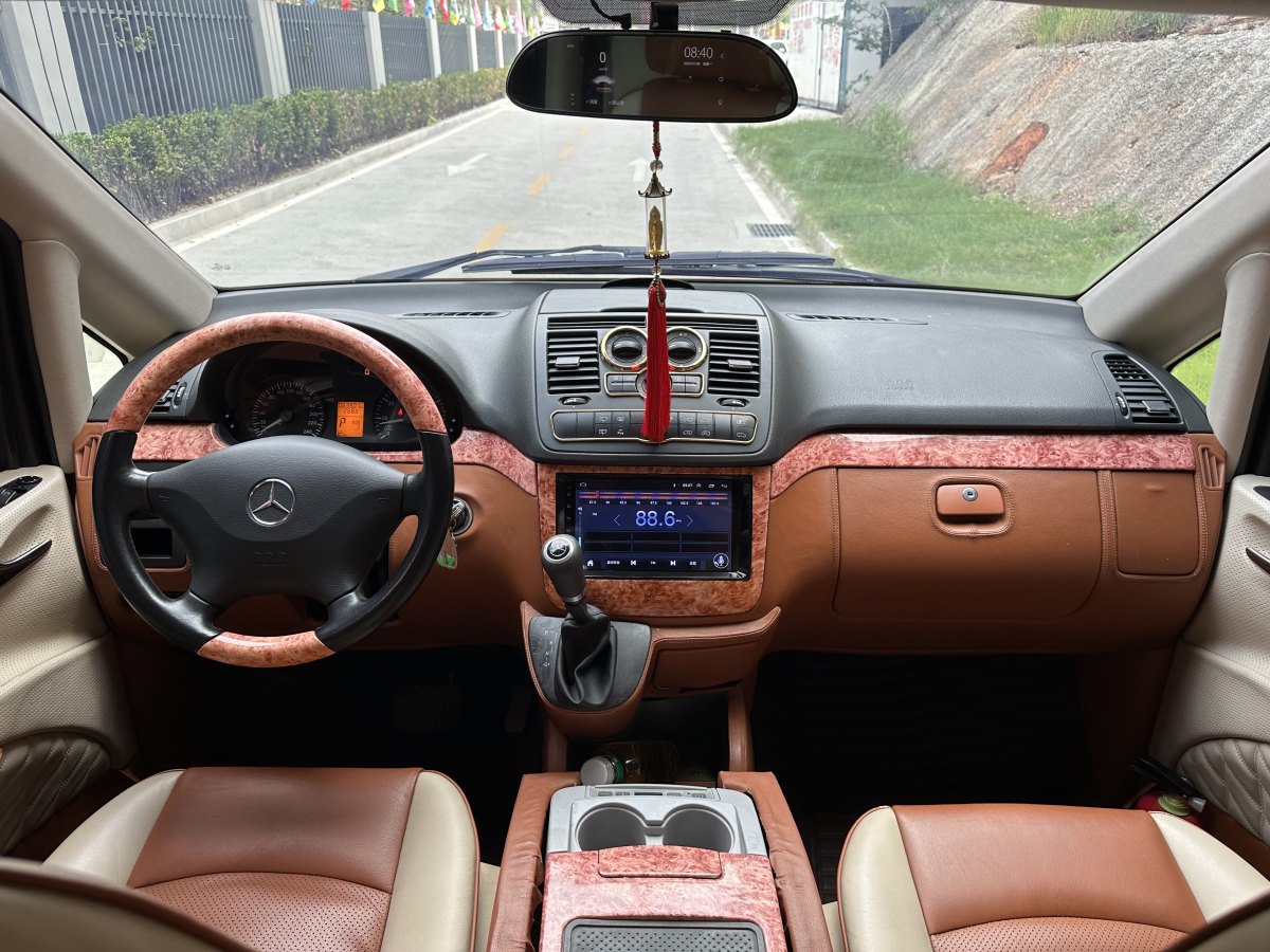 2014年12月奔驰 威霆  2013款 3.0L 商务版