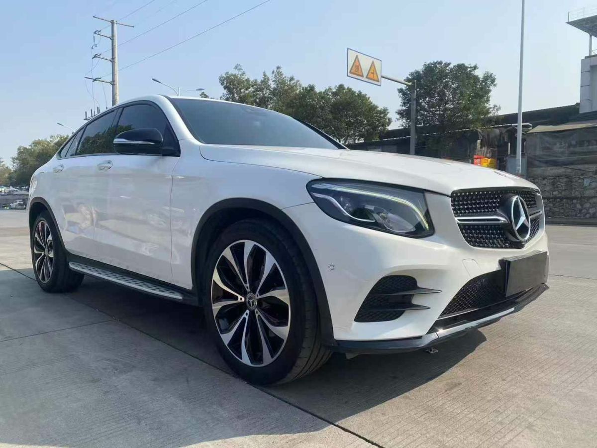 奔馳 奔馳C級  2019款 C 300 轎跑車圖片