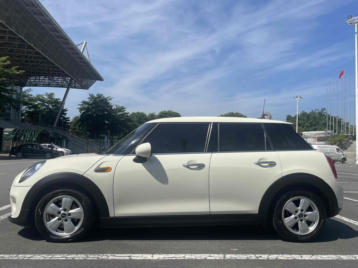 2019年6月MINI MINI  2018款 1.5T ONE 五門版