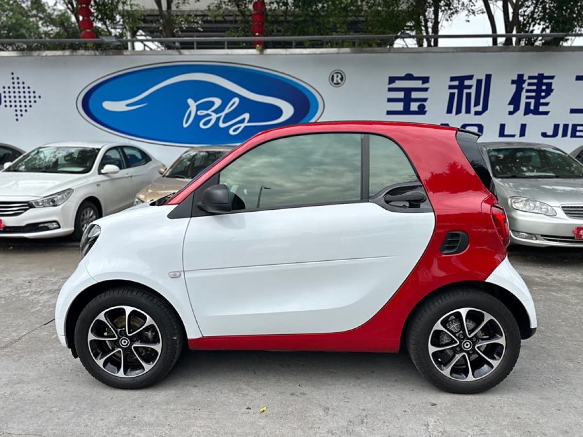 smart fortwo  2018款 1.0L 52千瓦硬頂靈動(dòng)版圖片