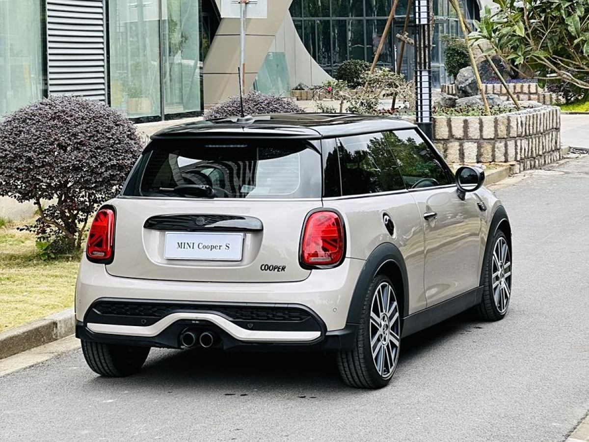 MINI MINI  2022款 改款 2.0T COOPER S 藝術(shù)家圖片