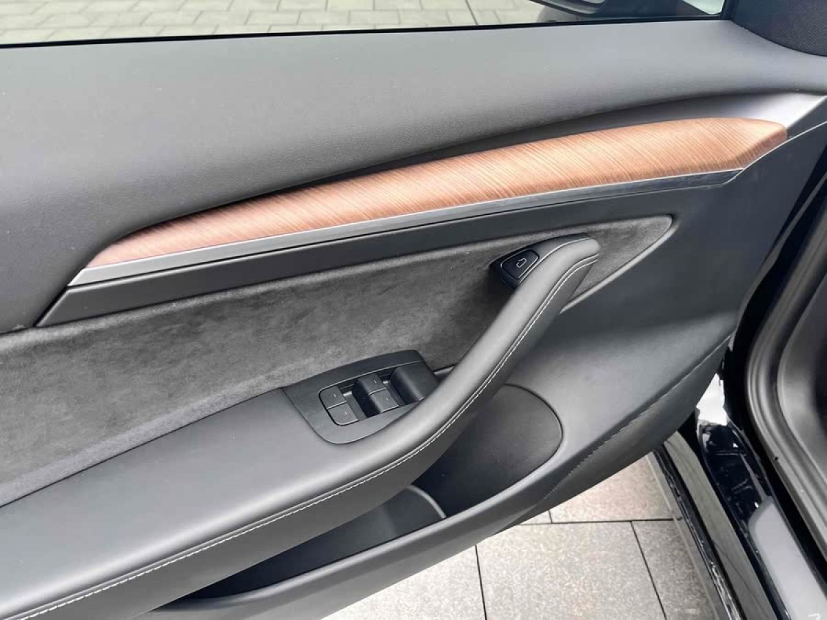 特斯拉 Model 3  2021款 改款 標準續(xù)航后驅(qū)升級版圖片