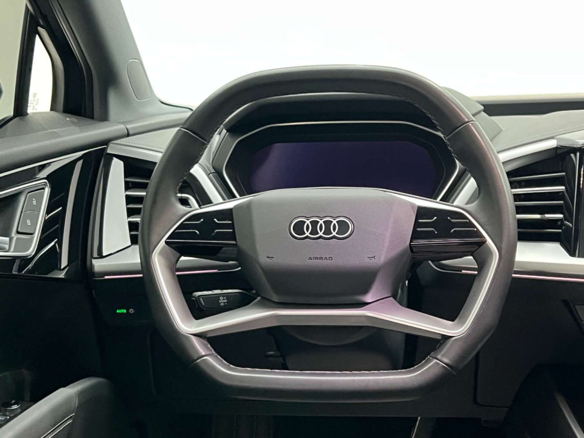 奧迪 奧迪Q4 e-tron  2022款 40 e-tron 創(chuàng)行版圖片