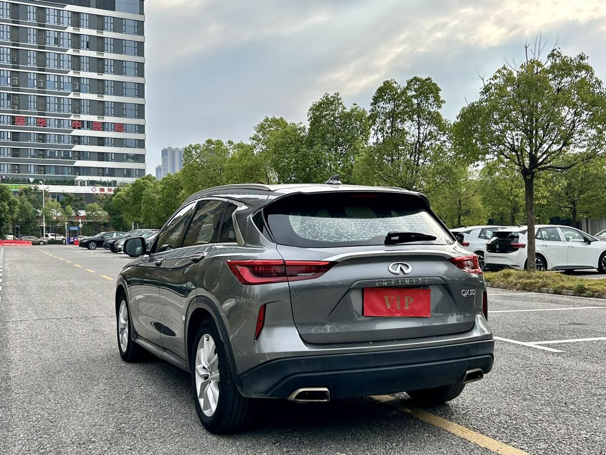 英菲尼迪 QX50  2018款 2.0T 两驱菁英版图片