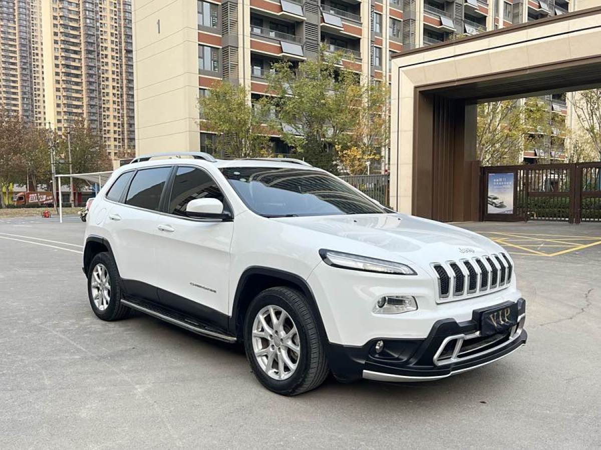 Jeep 自由光  2017款 2.4L 領(lǐng)先版圖片