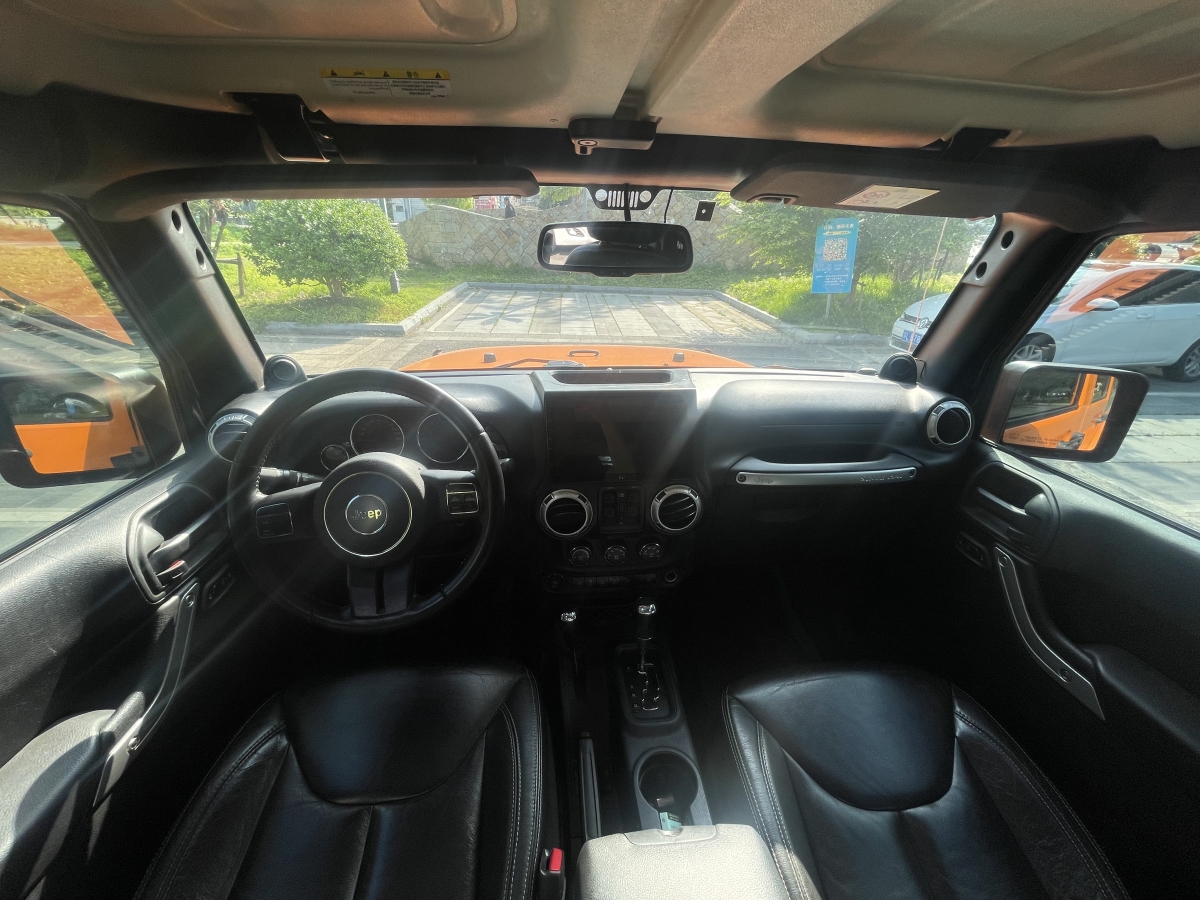 2013年9月Jeep 牧马人  2013款 3.6L Sahara 四门版