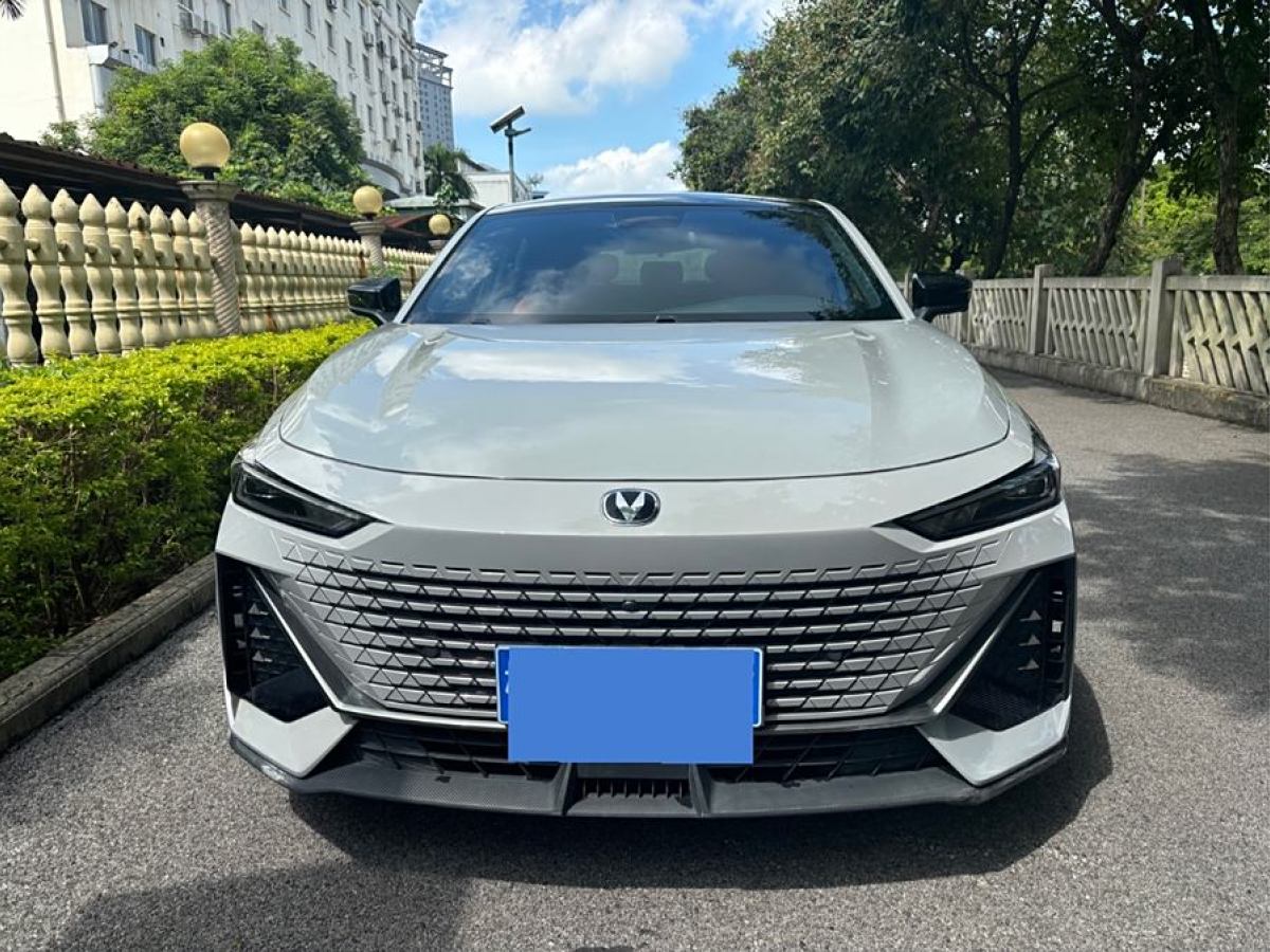 長(zhǎng)安 長(zhǎng)安UNI-V  2022款 1.5T 尊貴型圖片