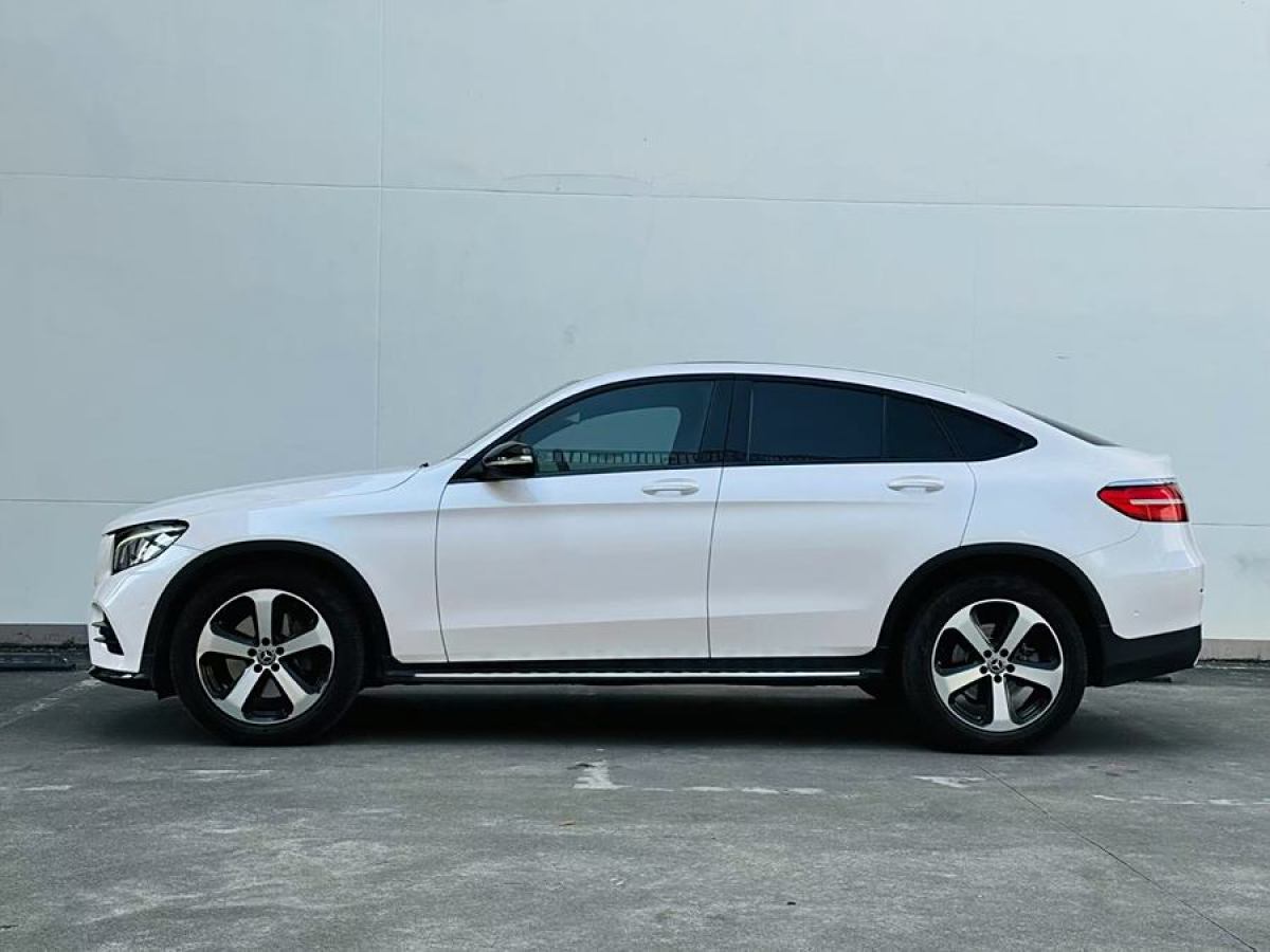 奔馳 奔馳GLC  2022款 改款 GLC 300 4MATIC 轎跑SUV圖片