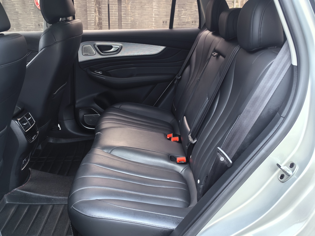 2019年9月荣威 RX5 MAX  2019款 300TGI 自动智能座舱旗舰版