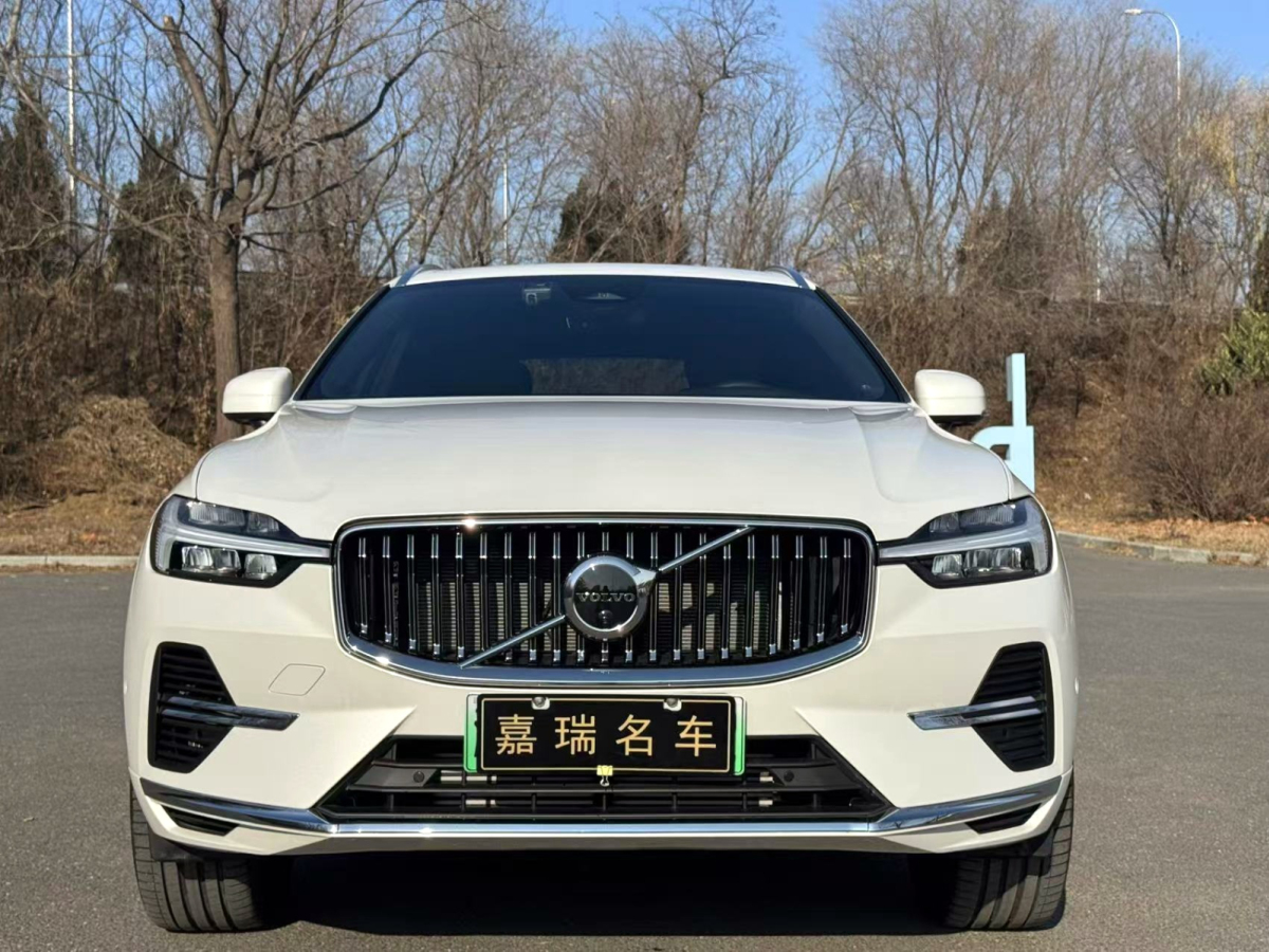 沃爾沃 XC60新能源  2023款 T8 插電混動(dòng) 長(zhǎng)續(xù)航四驅(qū)智遠(yuǎn)豪華版圖片