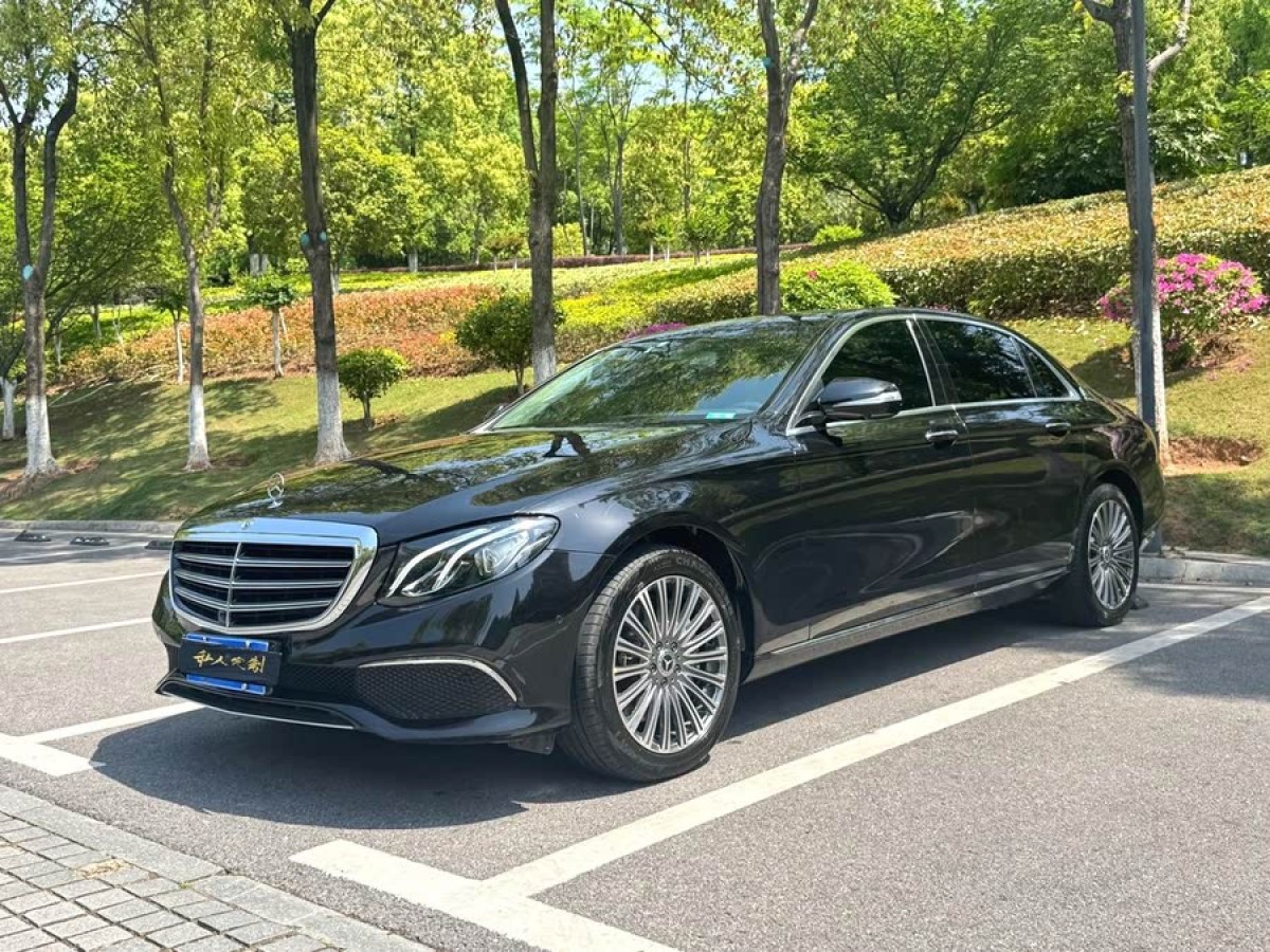 奔馳 奔馳E級(jí)  2019款 改款 E 300 L 豪華型圖片