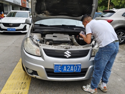 2013年1月 铃木 天语 SX4 1.6L 两厢运动型图片