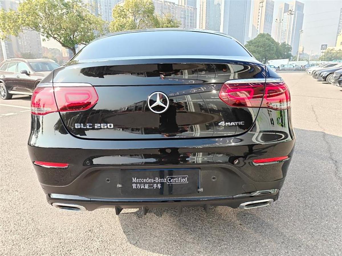 奔馳 奔馳GLC  2022款 改款 GLC 260 4MATIC 轎跑SUV圖片