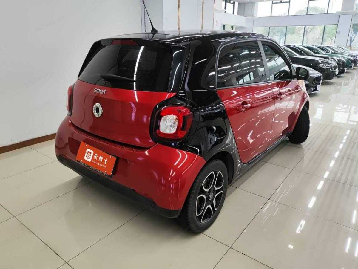 2019年3月smart forfour  2018款 1.0L 52千瓦激情版