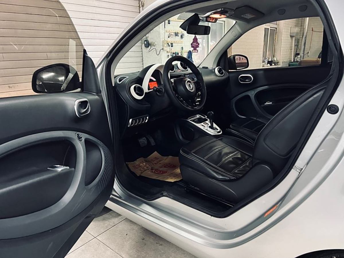 smart fortwo  2015款 1.0L 52千瓦硬頂靈動(dòng)版圖片