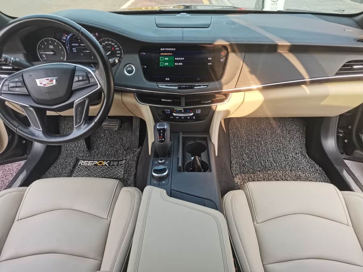 凱迪拉克 CT6  2019款 28T 時(shí)尚型圖片